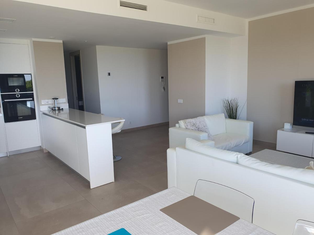 Luxury Beachfront Apartment With Pool, Sauna, Fitness And Gym In Province Malaga, Andalusia Mijas Exterior foto